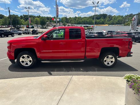 Used 2017 Chevrolet Silverado 1500 LT w/ All Star Edition AWD/4WD image 5