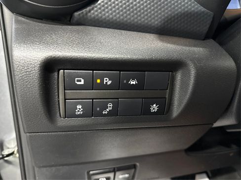 Used 2021 Nissan Kicks S image 18