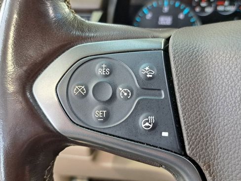 Used 2019 Chevrolet Suburban Premier image 12