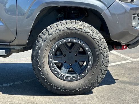 Used 2020 Toyota Tacoma SR AWD/4WD image 27