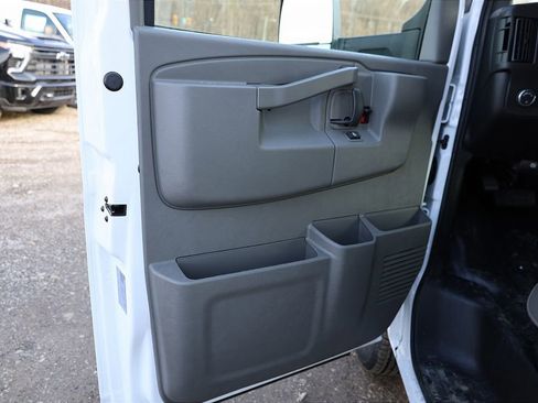 New 2025 Chevrolet Express 3500 w/ Power Convenience Package image 19