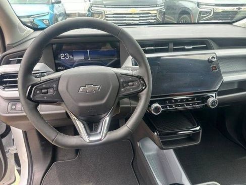 New 2027 Chevrolet Bolt LT w/ Comfort Package FWD image 31