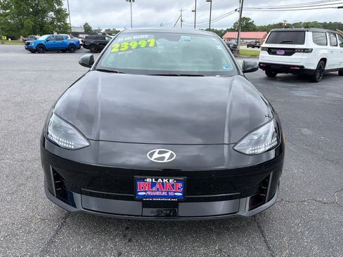 Used 2024 Hyundai Ioniq 6 SE RWD image 2