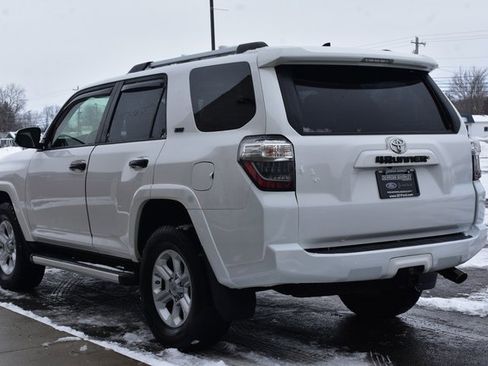 Used 2019 Toyota 4Runner SR5 Premium image 10