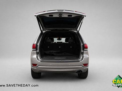 Used 2020 Jeep Grand Cherokee Altitude RWD image 12