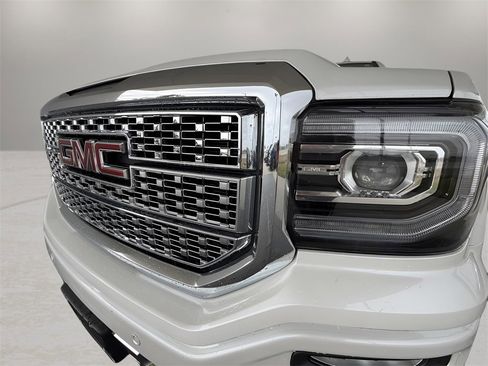 Used 2018 GMC Sierra 1500 Denali image 2