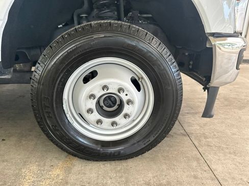 Used 2024 Ford F350 XLT AWD/4WD image 25