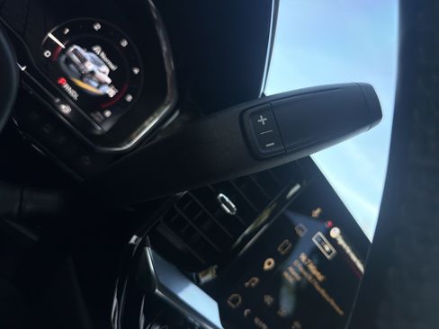 Used 2025 GMC Sierra 2500 SLT image 16