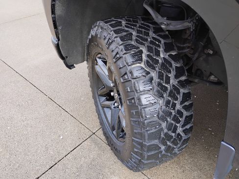 Used 2020 Chevrolet Silverado 1500 LT Trail Boss image 24