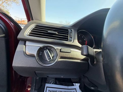 Used 2018 Volkswagen Passat 2.0T SE image 10