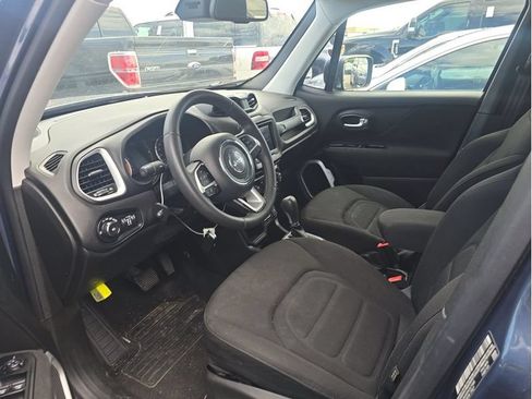 Used 2020 Jeep Renegade Latitude w/ Popular Equipment Group FWD image 23