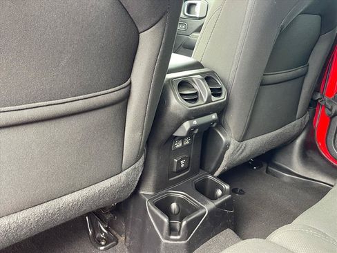 Used 2021 Jeep Wrangler Unlimited Sahara AWD/4WD image 24