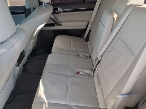 Used 2018 Lexus GX 460 Premium w/ Premium Package image 26