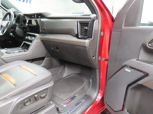 Used 2025 GMC Sierra 2500 AT4 w/ Technology Package AWD/4WD image 42