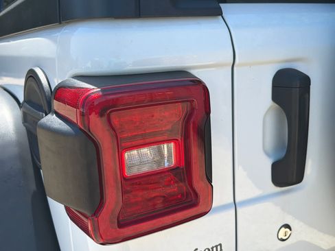 Used 2020 Jeep Wrangler Unlimited Rubicon image 15