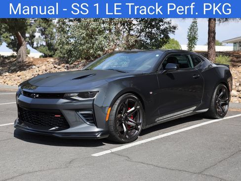 Used 2018 Chevrolet Camaro SS RWD image 4