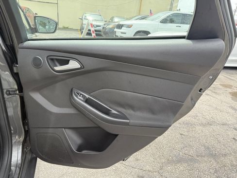 Used 2015 Ford Focus Titanium FWD image 22
