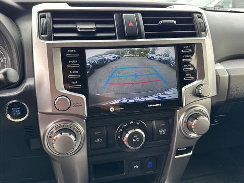 Used 2021 Toyota 4Runner SR5 AWD/4WD image 31