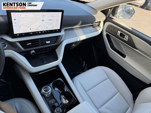 Used 2025 Ford Explorer Platinum w/ LUX Leather Package image 26