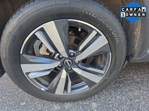 Certified 2022 Nissan Rogue SL w/ SL Premium Package image 9