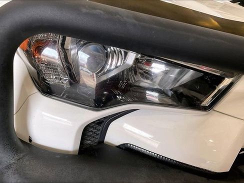 Used 2019 Toyota 4Runner TRD Off-Road Premium AWD/4WD image 31