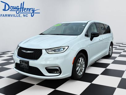 Used 2024 Chrysler Pacifica Touring-L