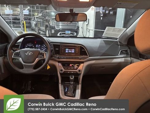 Used 2017 Hyundai Elantra SE image 27