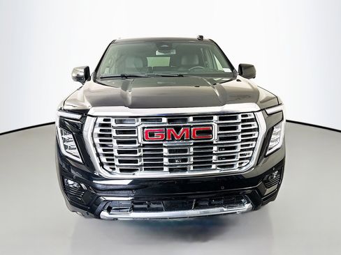 Used 2025 GMC Yukon Denali AWD/4WD image 2