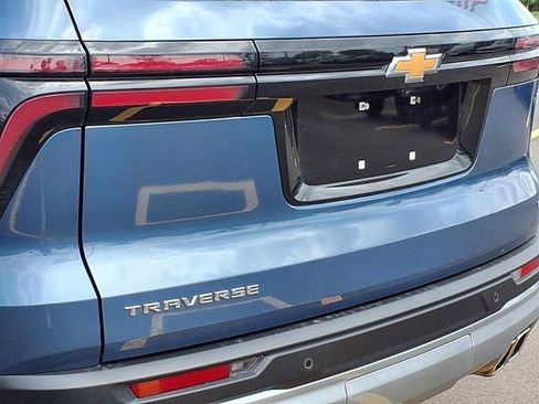 Used 2024 Chevrolet Traverse LT FWD image 25
