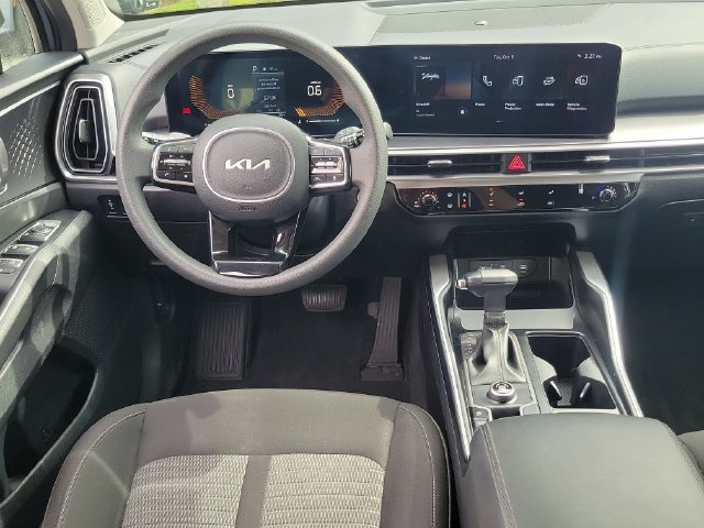 Certified 2024 Kia Sorento LX FWD image 17