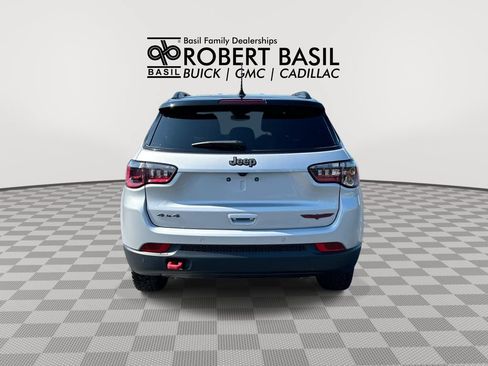 Used 2025 Jeep Compass Trailhawk AWD/4WD image 7