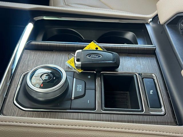 Used 2024 Ford Expedition Max Limited RWD image 27