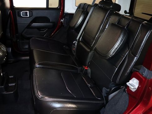 Used 2021 Jeep Wrangler Unlimited Sahara w/ Cold Weather Group image 13