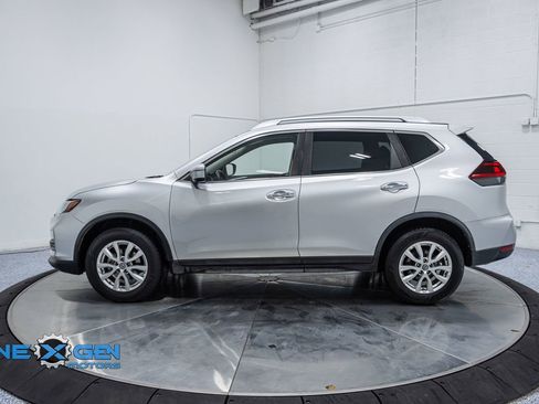 Used 2020 Nissan Rogue SV image 4