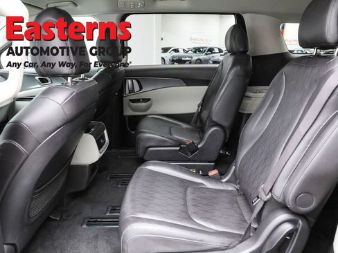 Used 2024 Kia Carnival LX FWD image 22