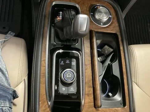 Used 2022 Nissan Armada SL w/ Captain's Chairs Package AWD/4WD image 20