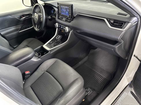 Used 2022 Toyota RAV4 SE AWD/4WD image 25