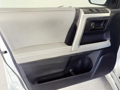 Used 2011 Toyota 4Runner SR5 image 10