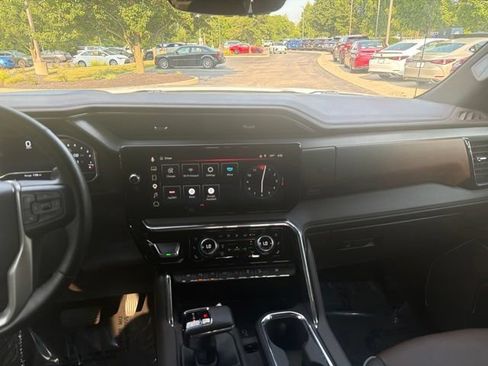 Used 2024 GMC Sierra 1500 Denali w/ Denali Reserve Package AWD/4WD image 13