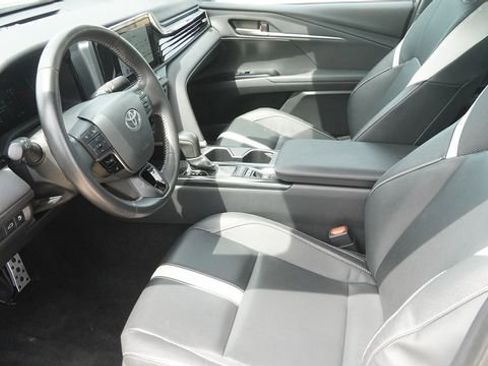 Used 2025 Toyota Camry SE image 18