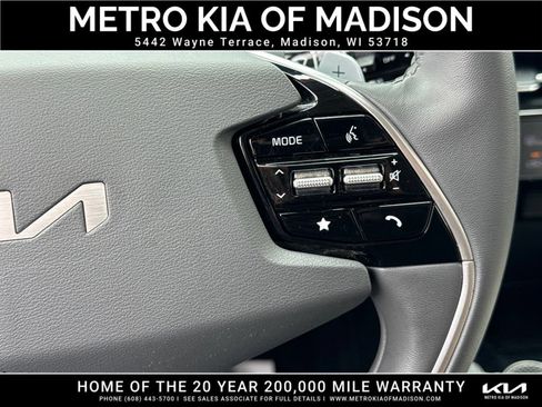 Used 2023 Kia Niro EX Touring FWD image 20
