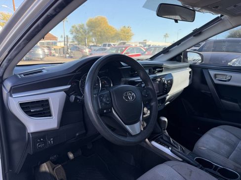 Used 2015 Toyota Corolla LE image 15