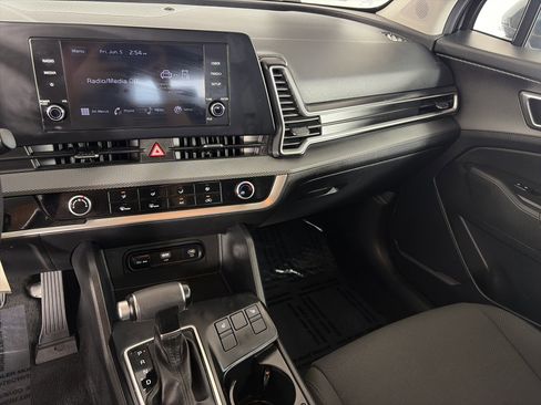 Certified 2023 Kia Sportage LX AWD/4WD image 4