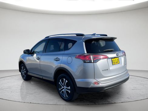 Used 2018 Toyota RAV4 LE w/ All Weather Liner Package AWD/4WD image 5