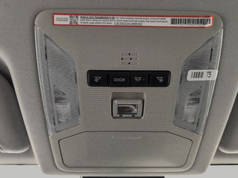 Used 2025 Toyota RAV4 LE AWD/4WD image 18