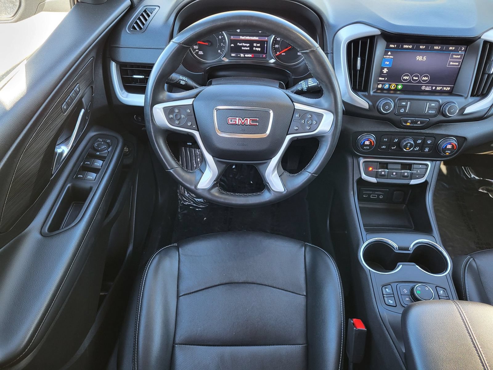 Used 2024 GMC Terrain SLT AWD/4WD image 25