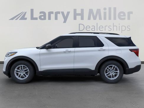 New 2026 Ford Explorer Active image 3