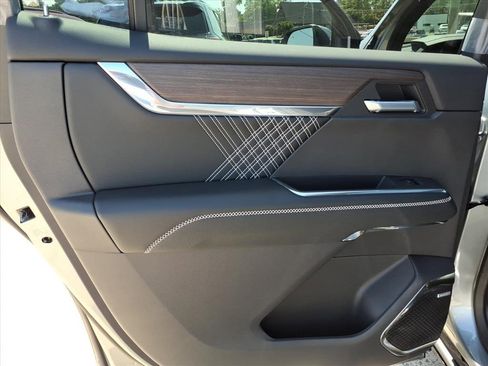 New 2026 GMC Acadia Denali w/ Super Cruise Package image 17