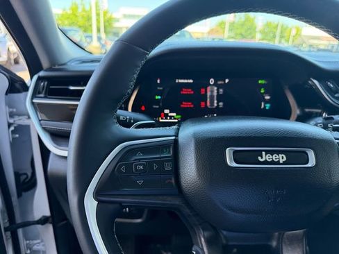 Used 2023 Jeep Grand Cherokee 4WD 4xe image 21