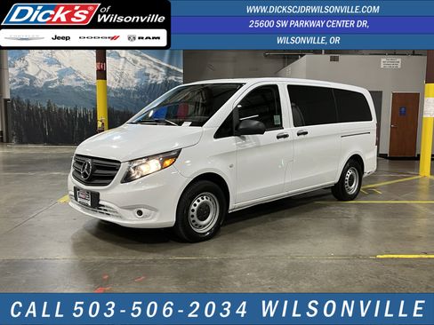 Used 2023 Mercedes-Benz Metris Passenger image 1